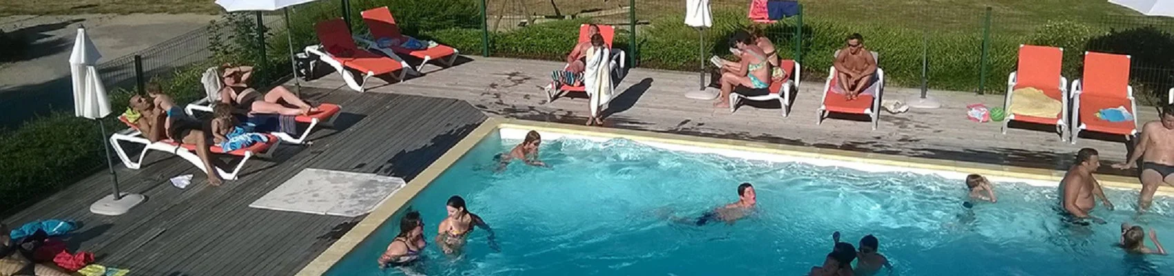 La piscine, nage et jeux