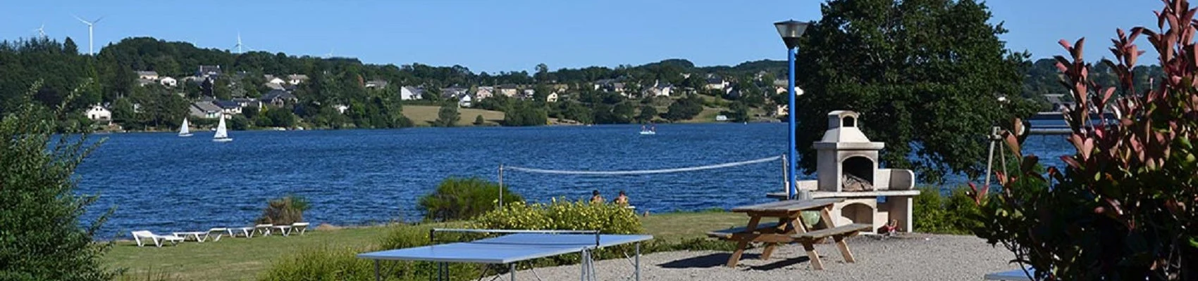 place barbecue Le lac de Villefranche